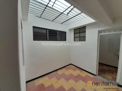 Casa en arriendo en El Poblado, Medellín · foto 3 de 15