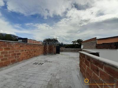 Casa en arriendo en El Poblado, Medellín · foto 12 de 15
