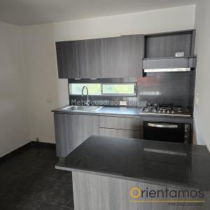 Apartamento de 3 alcobas en arriendo en El Poblado, Medellín, 95 m² · foto 3 de 15