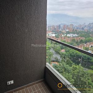 Apartamento de 3 alcobas en arriendo en El Poblado, Medellín, 95 m² · foto 5 de 15