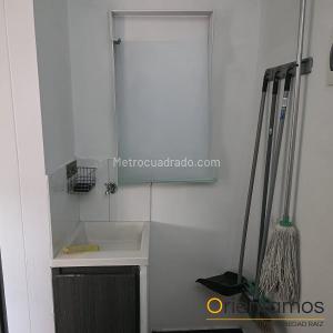 Apartamento de 3 alcobas en arriendo en El Poblado, Medellín, 95 m² · foto 7 de 15