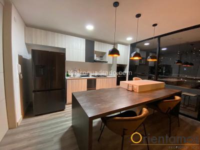Apartamento de 2 alcobas en arriendo en El Poblado, Medellín, 94 m² · foto 4 de 10