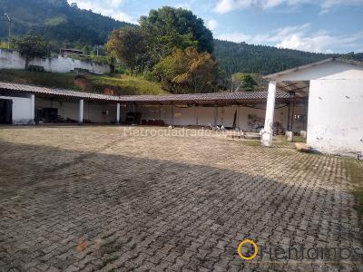 Casa de 5 alcobas en arriendo en Belen, Medellín, 1500 m² · foto 3 de 20