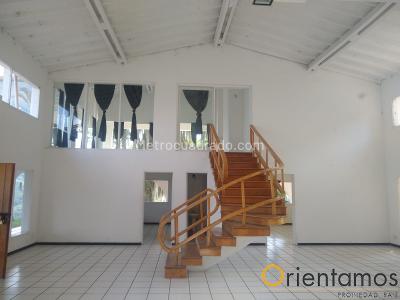 Casa de 5 alcobas en arriendo en Belen, Medellín, 1500 m² · foto 12 de 20