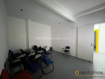 Casa de 5 alcobas en arriendo en Prado Centro, Medellín, 690 m² · foto 4 de 11