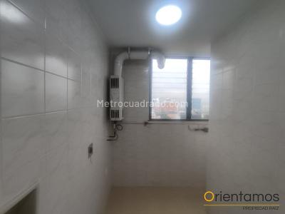 Apartamento de 3 alcobas en arriendo en Las Lomas, Medellín, 202 m² · foto 4 de 17
