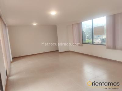Apartamento de 3 alcobas en arriendo en Las Lomas, Medellín, 202 m² · foto 9 de 17