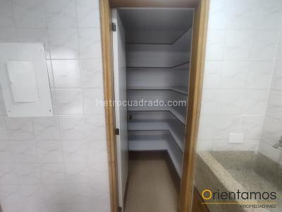Apartamento de 3 alcobas en arriendo en Las Lomas, Medellín, 202 m² · foto 14 de 17