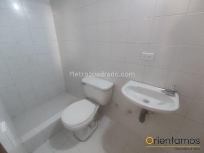 Apartamento de 3 alcobas en arriendo en Las Lomas, Medellín, 202 m² · foto 15 de 17