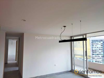 Apartamento de 3 alcobas en arriendo en El Poblado, Medellín, 117 m² · foto 7 de 19