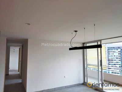 Apartamento de 3 alcobas en arriendo en El Poblado, Medellín, 117 m² · foto 8 de 19