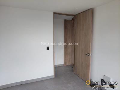 Apartamento de 3 alcobas en arriendo en El Poblado, Medellín, 117 m² · foto 15 de 19