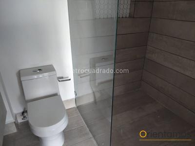 Apartamento de 3 alcobas en arriendo en El Poblado, Medellín, 117 m² · foto 18 de 19