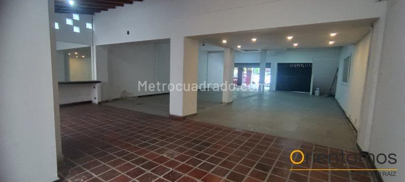 Local Comercial en Arriendo, La Frontera, Envigado - Más