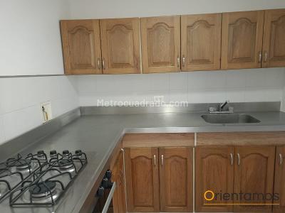 Apartamento de 3 alcobas en arriendo en El Poblado, Medellín, 85 m² · foto 5 de 18