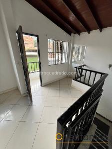 Casa de 5 alcobas en venta en Antioquia, Medellín, 228 m² · foto 2 de 20