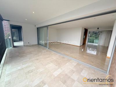Apartamento en venta en El Poblado, Medellín · foto 2 de 20