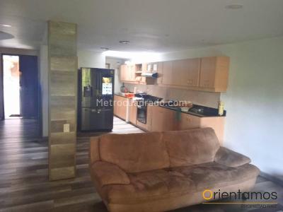 Casa de 3 alcobas en venta en Envigado, Envigado, 300 m² · foto 3 de 20
