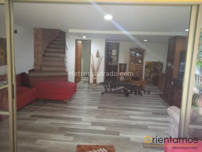 Casa de 3 alcobas en venta en Envigado, Envigado, 300 m² · foto 12 de 20
