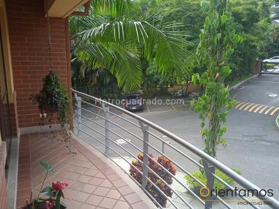 Casa de 3 alcobas en venta en Envigado, Envigado, 300 m² · foto 14 de 20