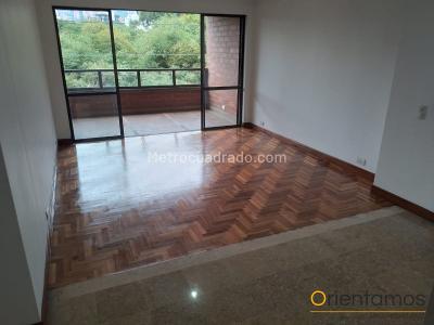 Apartamento en venta en El Poblado, Medellín · foto 2 de 20