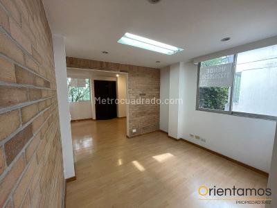Apartamento de 2 alcobas en venta en El Poblado, Medellín, 98 m² · foto 11 de 17