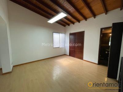 Apartamento de 2 alcobas en venta en El Poblado, Medellín, 98 m² · foto 13 de 17