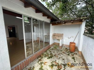 Apartamento de 2 alcobas en venta en El Poblado, Medellín, 98 m² · foto 15 de 17