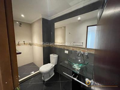 Apartamento de 2 alcobas en venta en El Poblado, Medellín, 98 m² · foto 16 de 17