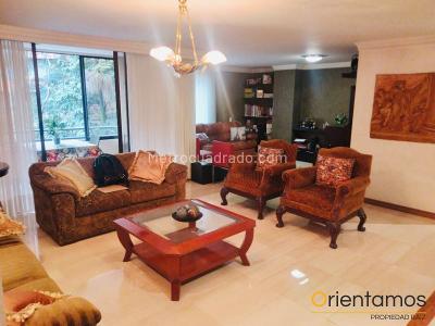 Apartamento de 3 alcobas en venta en La Florida, Medellín, 207 m² · foto 3 de 20