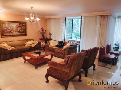 Apartamento de 3 alcobas en venta en La Florida, Medellín, 207 m² · foto 4 de 20