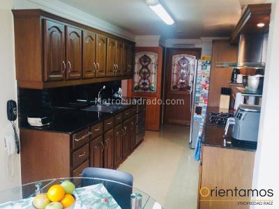Apartamento de 3 alcobas en venta en La Florida, Medellín, 207 m² · foto 16 de 20