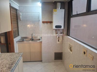 Apartamento de 3 alcobas en venta en Castropol, Medellín, 165 m² · foto 10 de 20