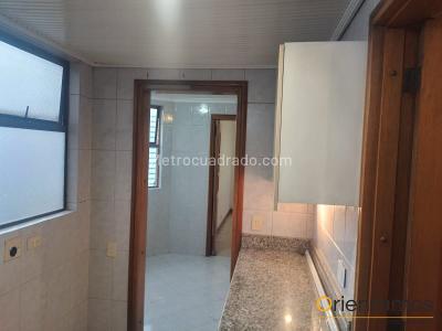 Apartamento de 3 alcobas en venta en Castropol, Medellín, 165 m² · foto 11 de 20