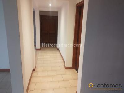 Apartamento de 3 alcobas en venta en Castropol, Medellín, 165 m² · foto 12 de 20