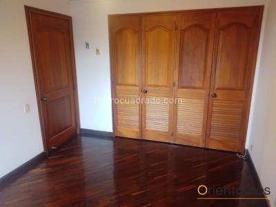 Apartamento de 3 alcobas en venta en Castropol, Medellín, 165 m² · foto 14 de 20