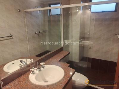 Apartamento de 3 alcobas en venta en Castropol, Medellín, 165 m² · foto 18 de 20