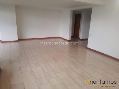 Apartamento de 3 alcobas en venta en Castropol, Medellín, 165 m² · foto 4 de 20