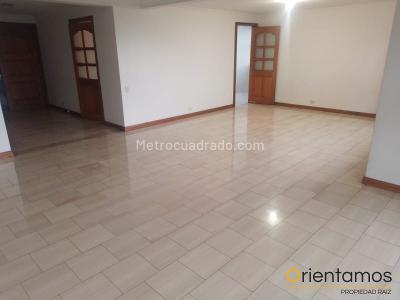 Apartamento de 3 alcobas en venta en Castropol, Medellín, 165 m² · foto 5 de 20