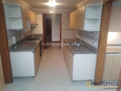 Apartamento de 3 alcobas en venta en Castropol, Medellín, 165 m² · foto 7 de 20