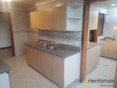 Apartamento de 3 alcobas en venta en Castropol, Medellín, 165 m² · foto 8 de 20