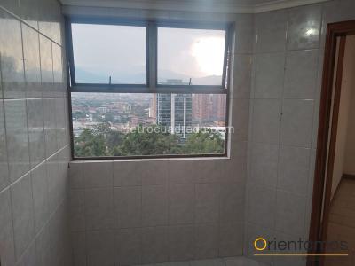 Apartamento de 3 alcobas en venta en Castropol, Medellín, 165 m² · foto 9 de 20