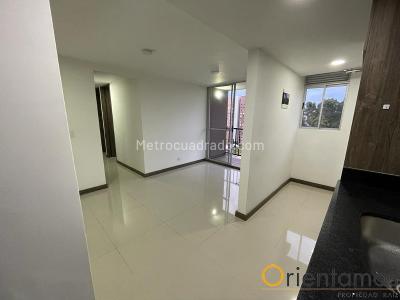 Apartamento de 3 alcobas en venta en Fontibon, Rionegro, 57 m² · foto 2 de 18
