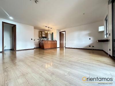 Apartaestudio en arriendo en Los Balsos, Medellín, 70 m² · foto 3 de 17