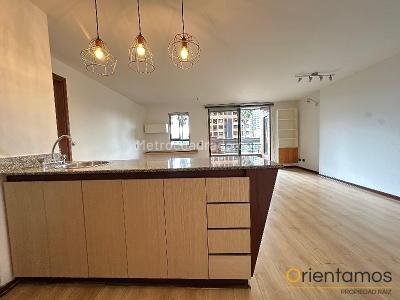 Apartaestudio en arriendo en Los Balsos, Medellín, 70 m² · foto 5 de 17