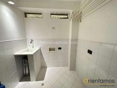 Apartaestudio en arriendo en Los Balsos, Medellín, 70 m² · foto 7 de 17