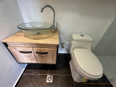 Apartaestudio en arriendo en Los Balsos, Medellín, 70 m² · foto 12 de 17