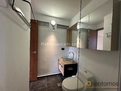 Apartaestudio en arriendo en Los Balsos, Medellín, 70 m² · foto 13 de 17