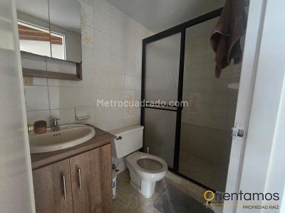Apartamento de 3 alcobas en arriendo en Laureles, Medellín, 100 m² · foto 13 de 15