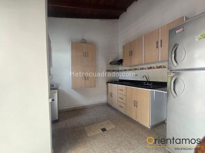 Apartamento de 3 alcobas en arriendo en Laureles, Medellín, 100 m² · foto 3 de 15